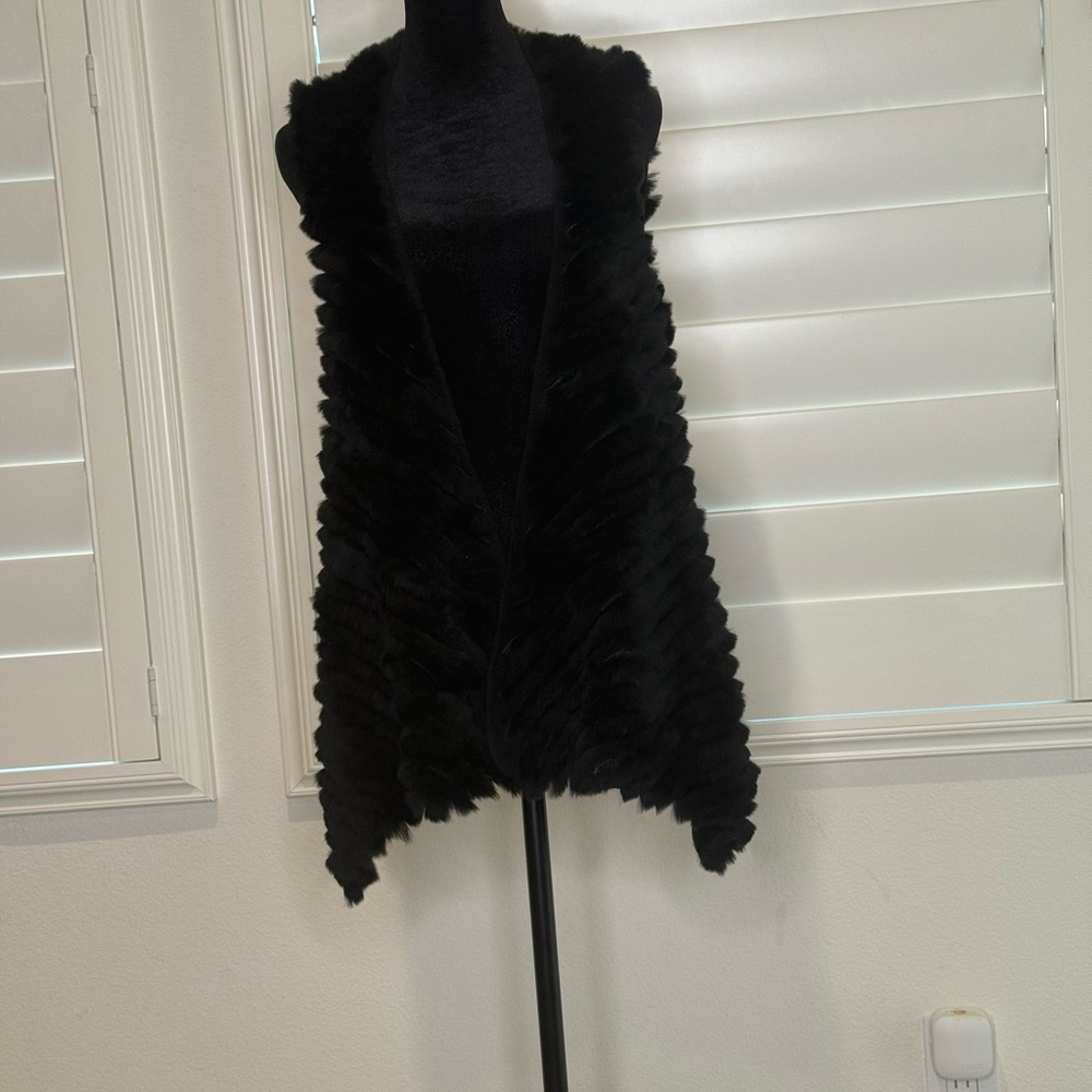 Love Token Elegant Black Rabbit Fur Vest